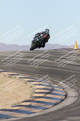 media/Dec-01-2025-Moto Forza (Mon) [[2daa91e15f]]/2-Intermediate Group/Session 2 (Turns 9 and 10)/